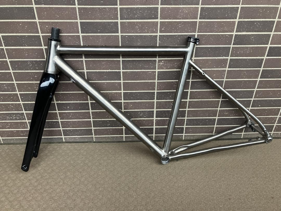 【直接取引限定】チタンフレーム グラベルバイク フラットバー サイズ52