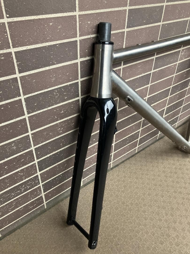 【直接取引限定】チタンフレーム グラベルバイク フラットバー サイズ52