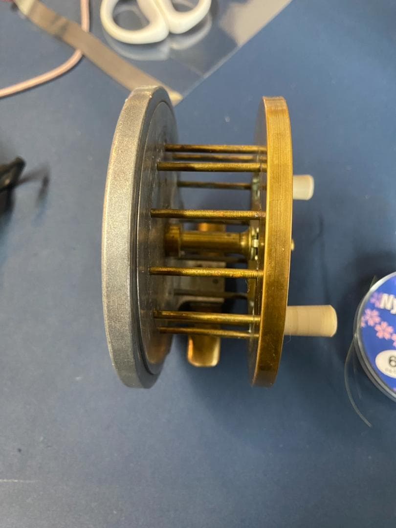 E　センターピンリール　フライリール　フライフィッシング　フライロッド