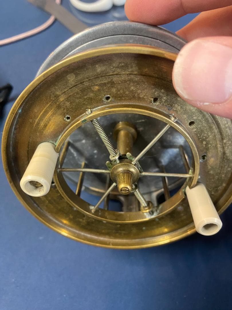 E　センターピンリール　フライリール　フライフィッシング　フライロッド