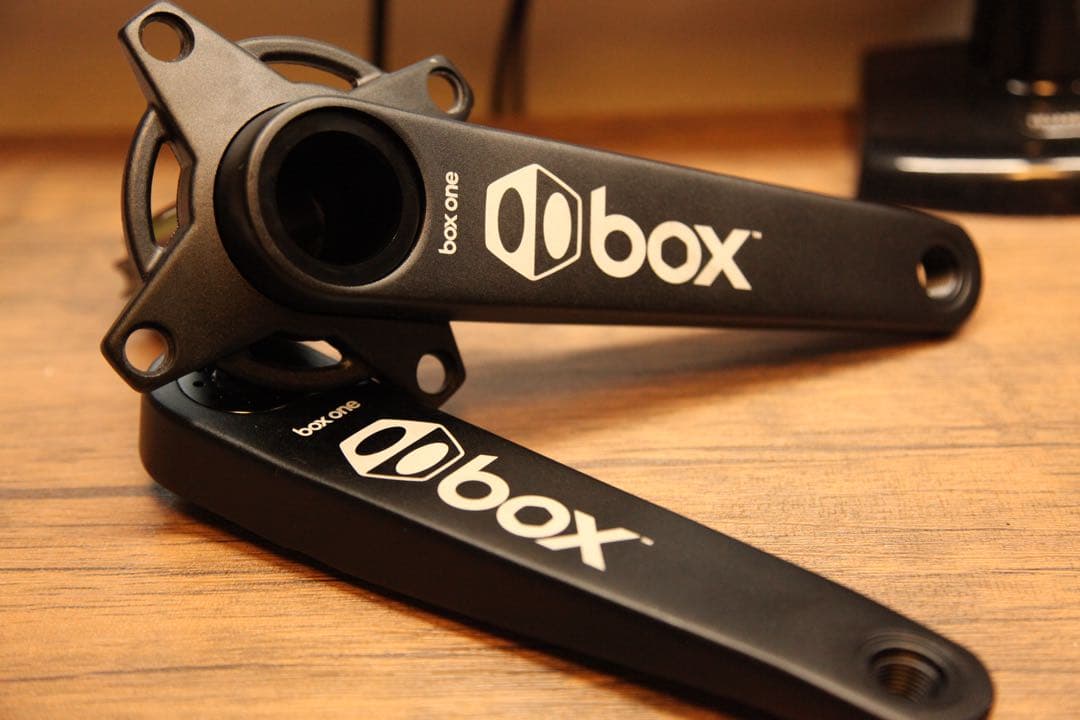 Box Vector M35 クランク 35mm 車軸 X 180mm ブラック