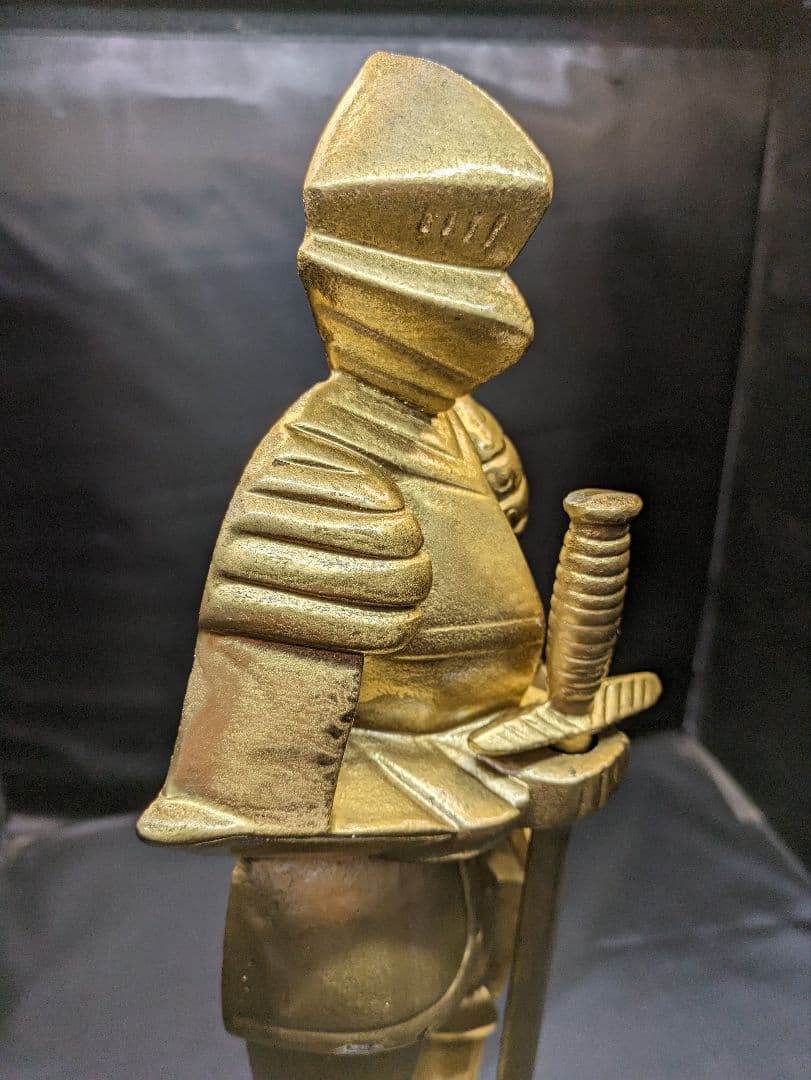 ☆b184、中世ヨーロッパ 西洋 騎士 ナイト 金属製 壁掛け オブジェ