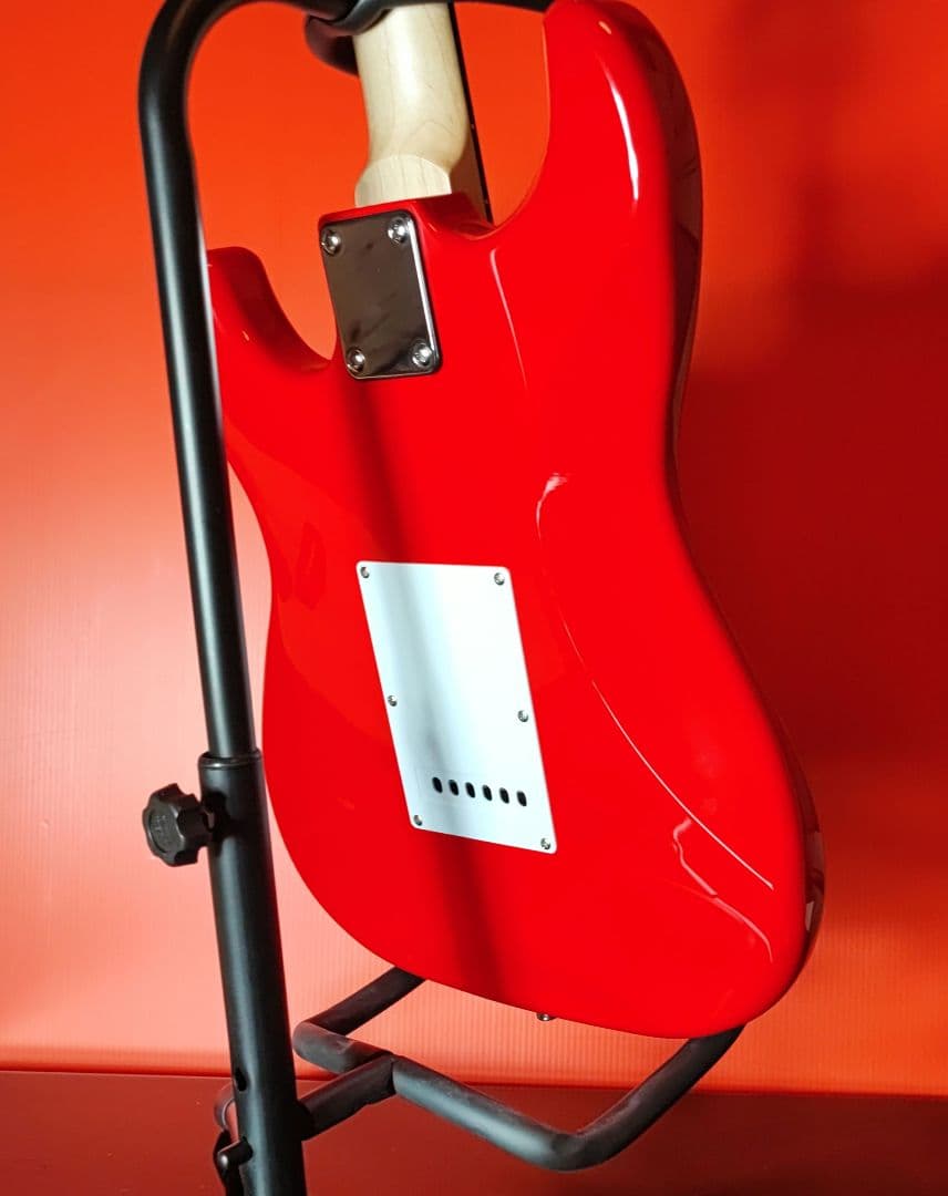 Playtech エレキギター ST250レッド