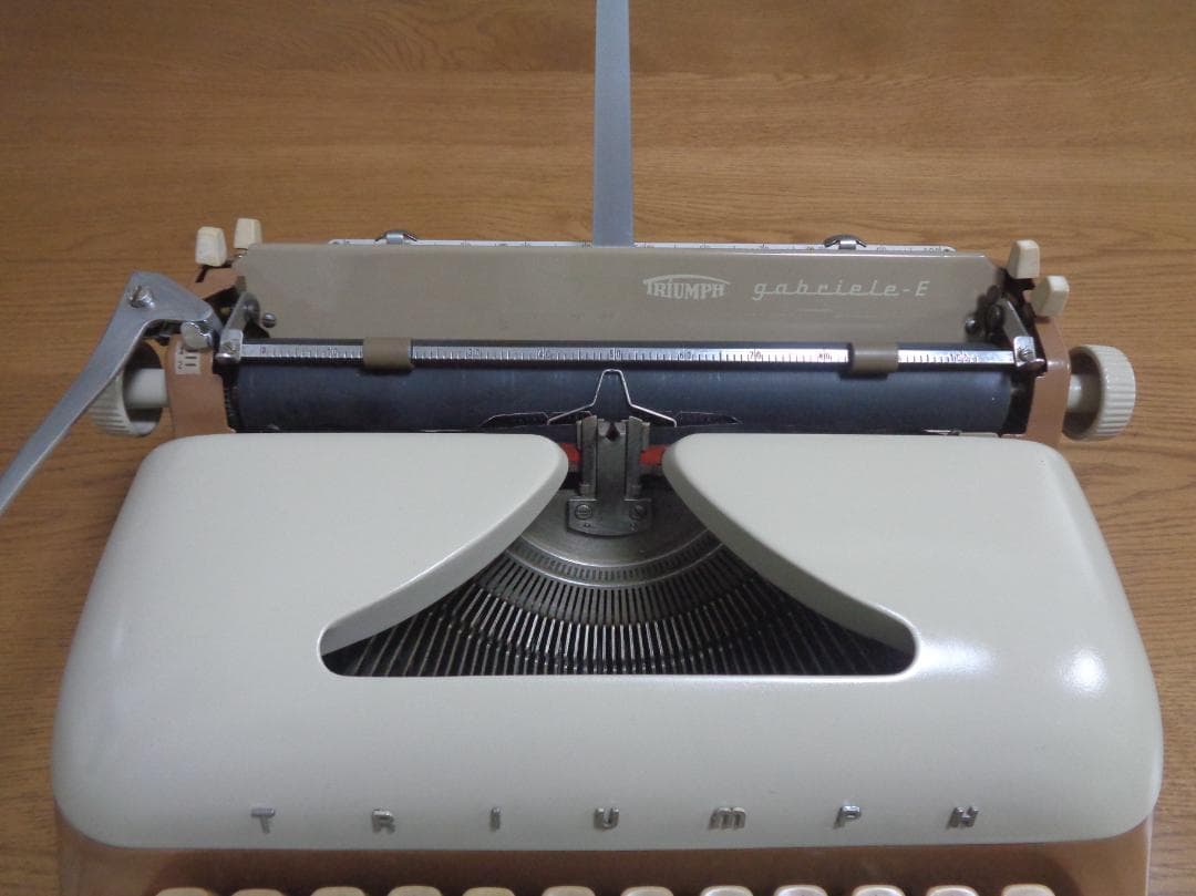 完動品 TRIUMPH gabriele-E タイプライター タイピストモデル
