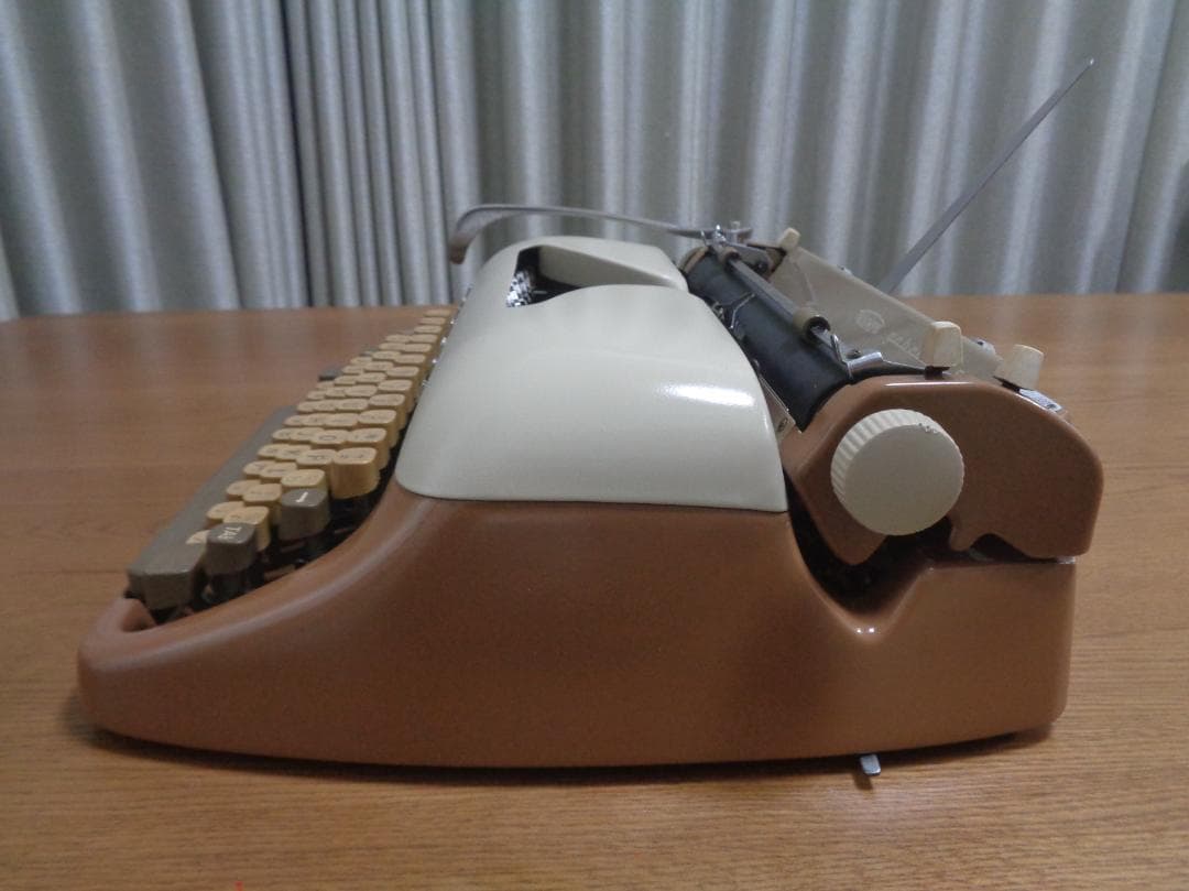 完動品 TRIUMPH gabriele-E タイプライター タイピストモデル