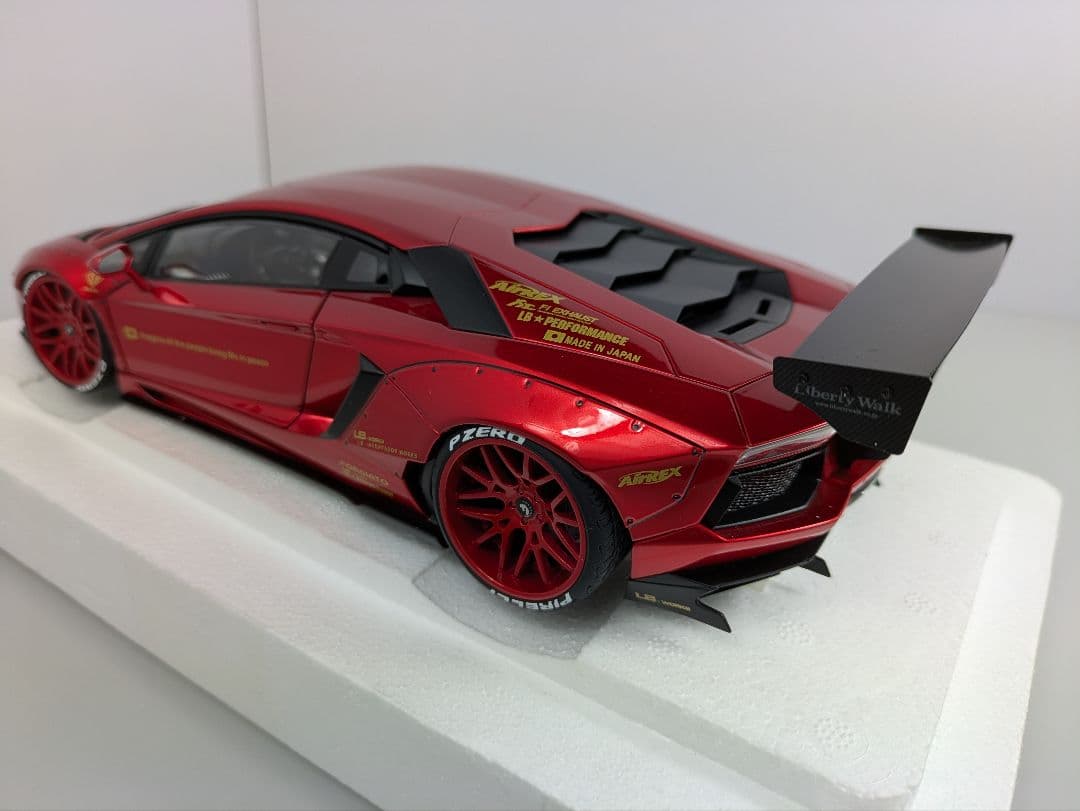1/18 ミニカー オートアート ランボルギーニ アヴェンタドール LB-WA
