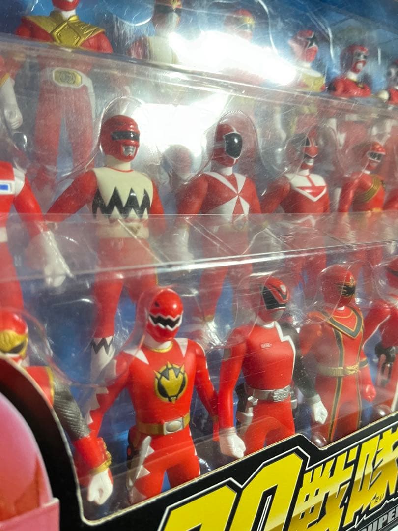 30戦隊レッドヒーロー大集合　スーパー戦隊シリーズ　バンダイ