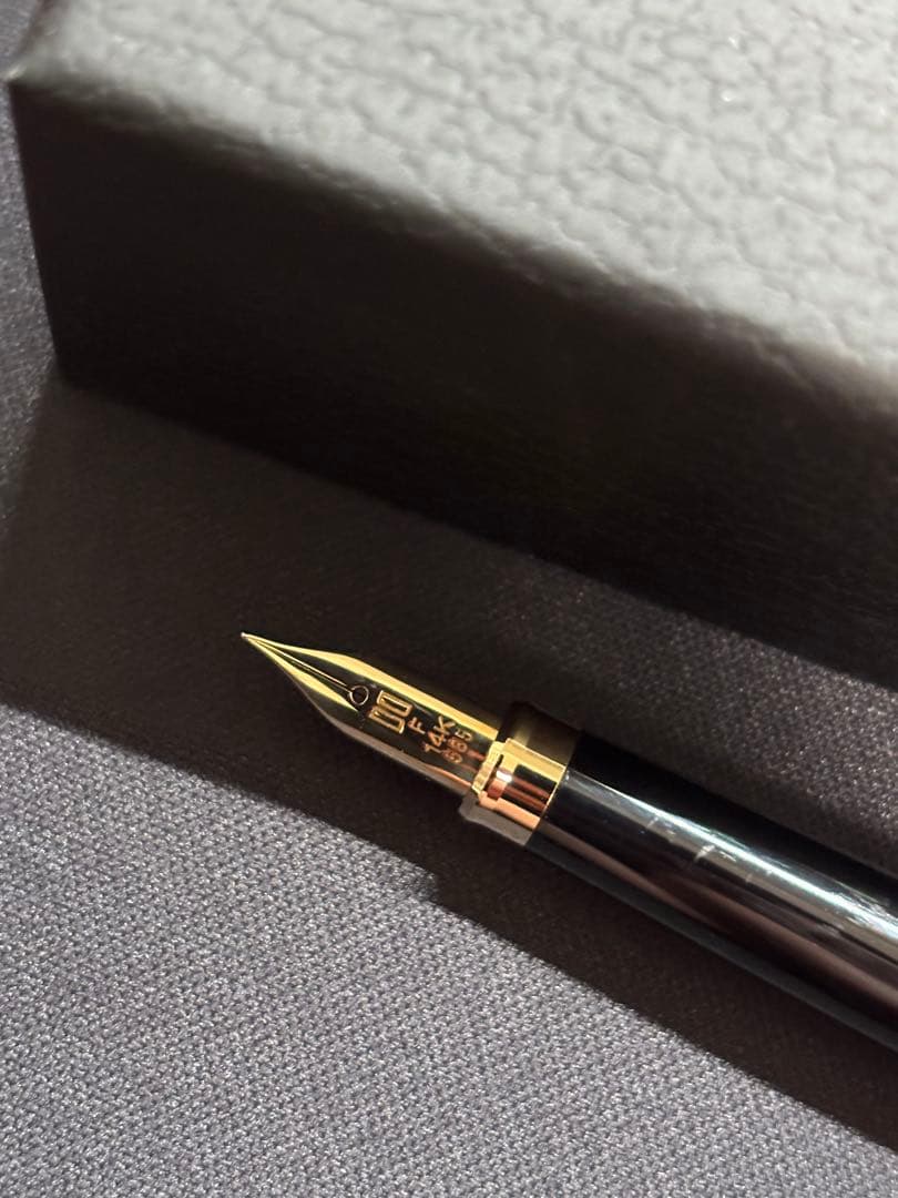 【未使用】DAKS SIMPSON 黒 万年筆