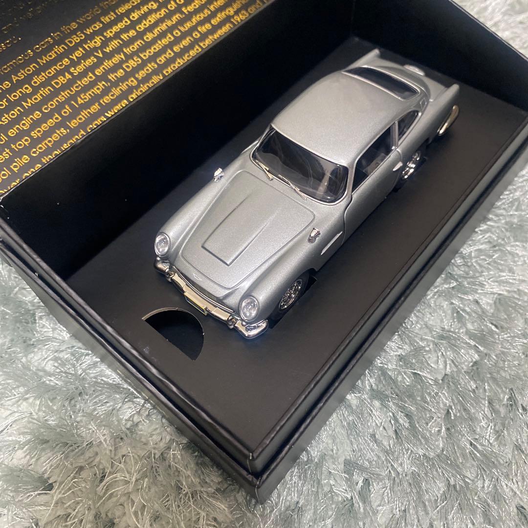 007 カジノロワイヤル　アストンマーティン　DB5
