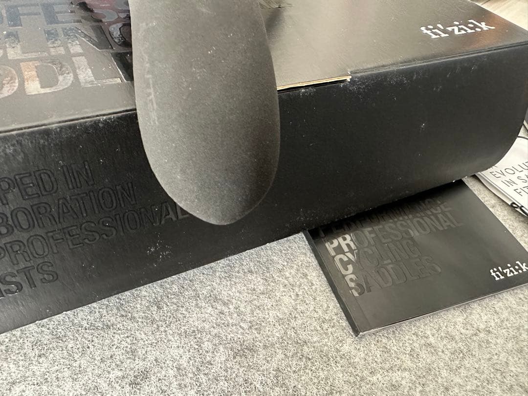 fizik ALIANTE フィジーク　アリアンテ R1 カーボン　サドル