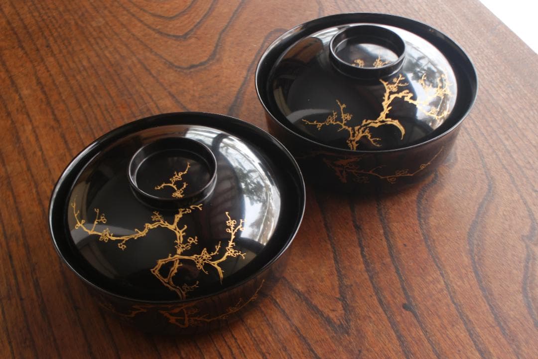 時代逸品！端正な時代黒漆に極上梅蒔絵の映える煮物椀2点（検懐石道具蒔絵椀茶道具