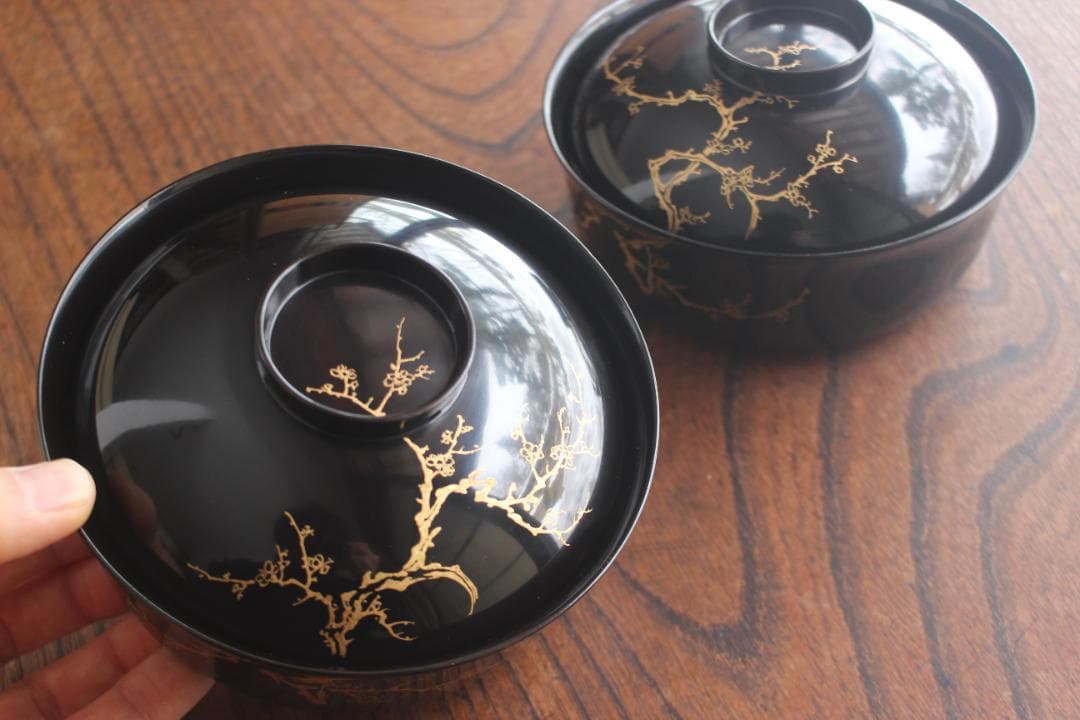 時代逸品！端正な時代黒漆に極上梅蒔絵の映える煮物椀2点（検懐石道具蒔絵椀茶道具