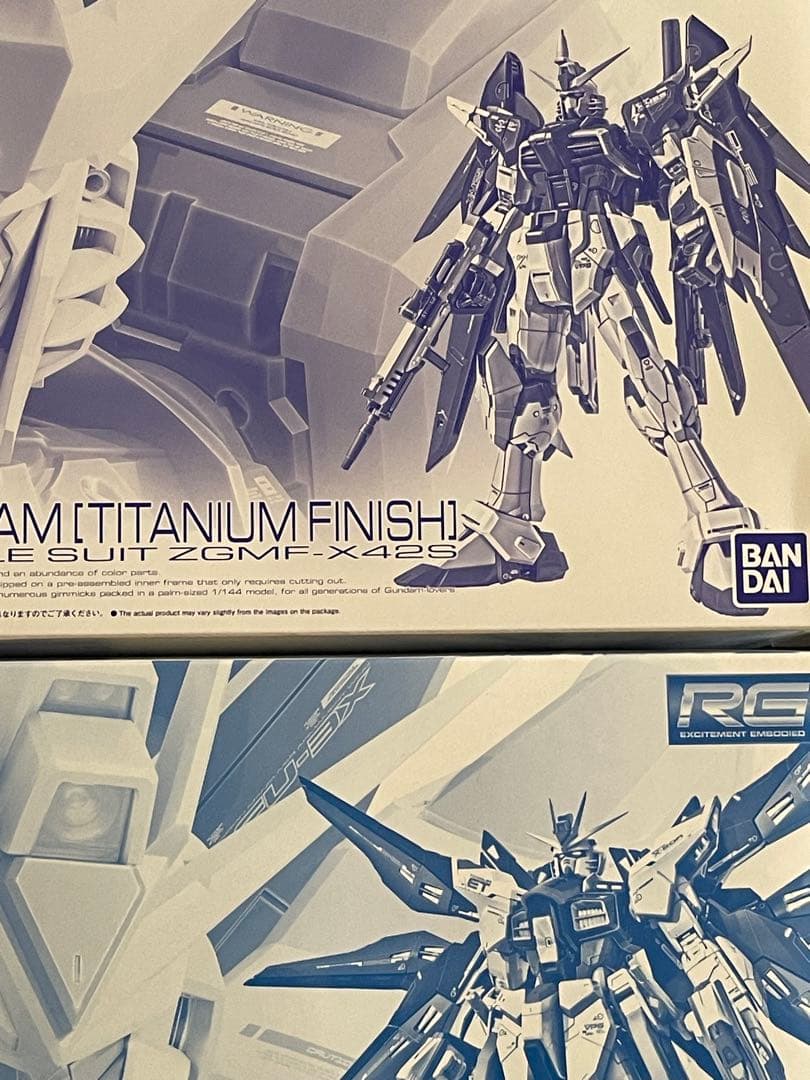 RG ストライクフリーダム&デスティニーガンダムチタニウムフィニッシュ&光翼