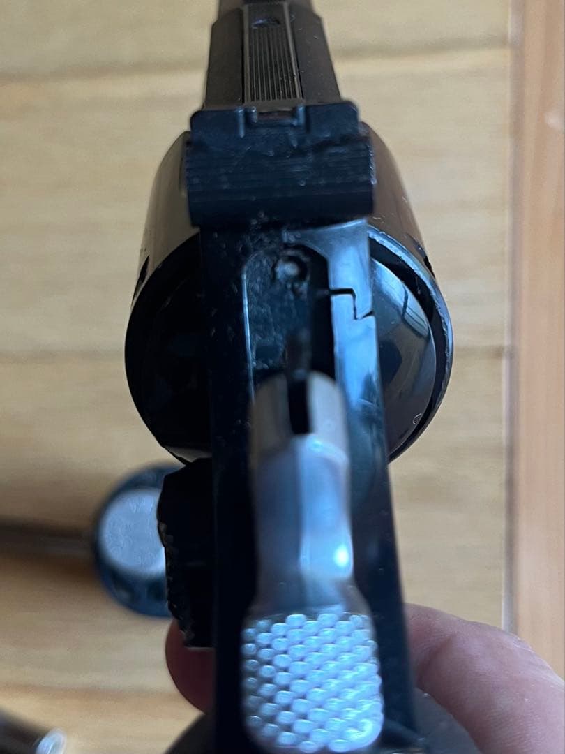 ガスガン ブラックリボルバーとホルスターとスピードローダー