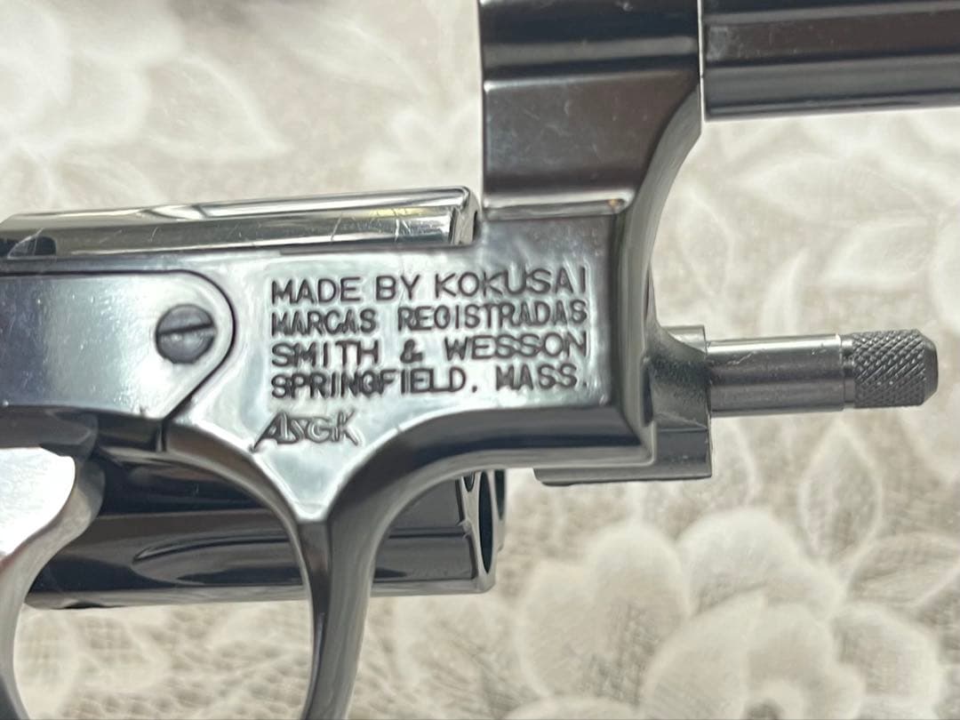 ガスガン ブラックリボルバーとホルスターとスピードローダー