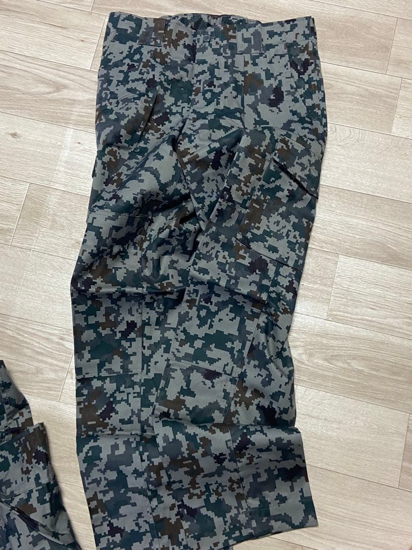 【官品ではありません】　新品未使用❗️航空自衛隊　デジタル迷彩作業服　２Ａ　上下