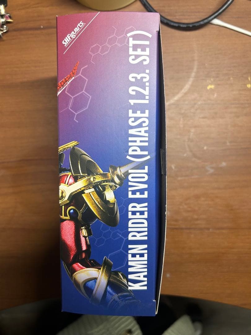【土日限定/未使用】S.H.Figuarts仮面ライダーエボル仮面ライダービルド
