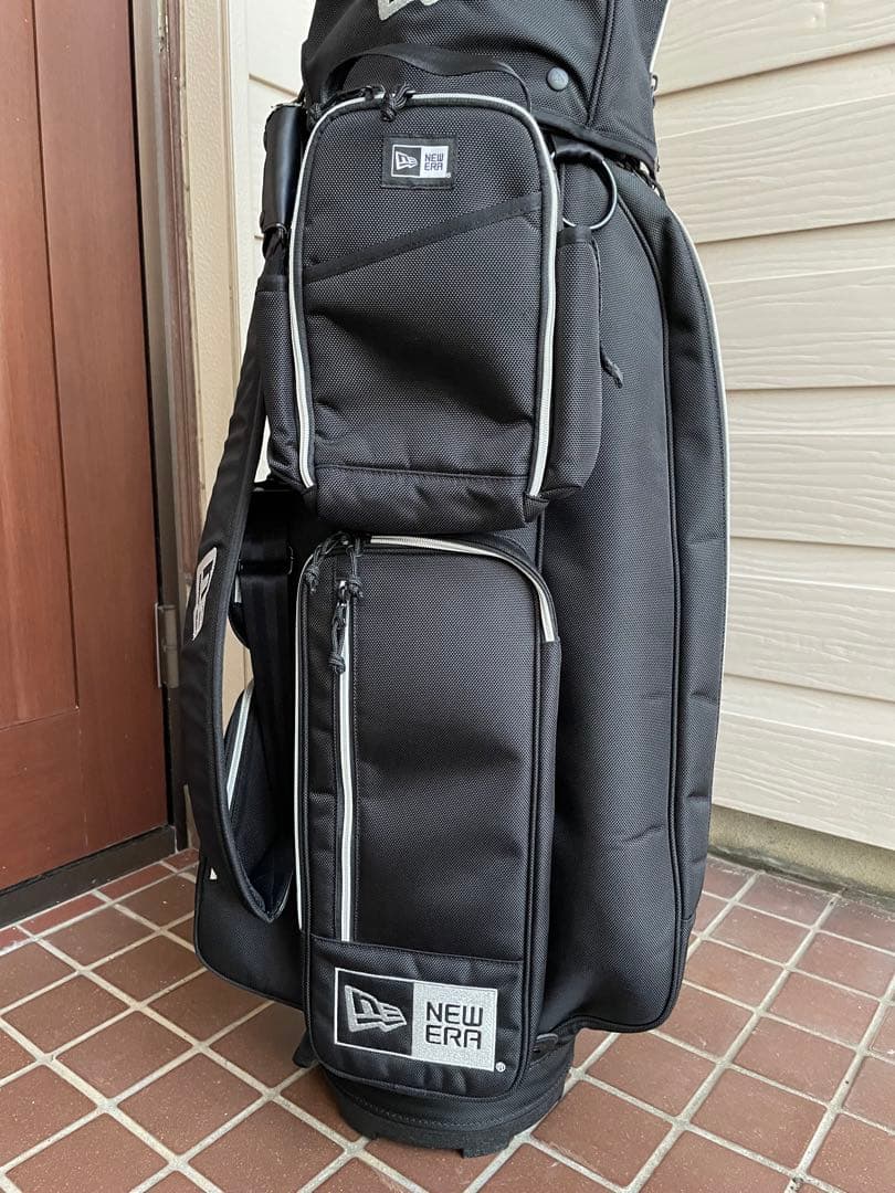 NEW ERA ニューエラキャディバッグ ブラックxシルバー ポーチ付き