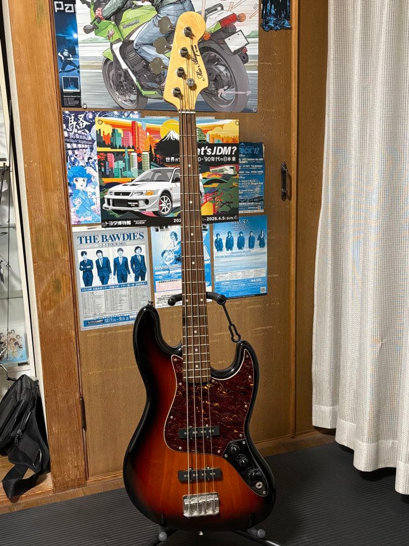 けいおん　秋山澪　ベース　右利き