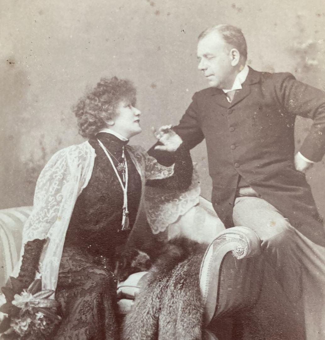 フランスアンティーク　 サラ・ベルナールとコンスタン・コクラン　カルト・キャビネ