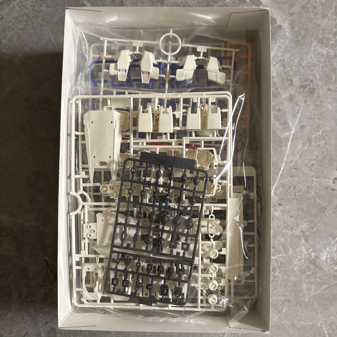 バンダイ MG マスターグレード 1/100 RX-78-4ガンダム