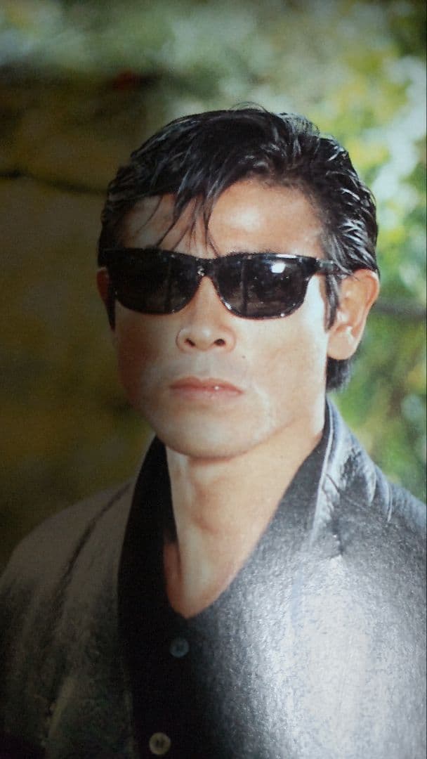 柴田恭兵ブルーマーブルサングラス