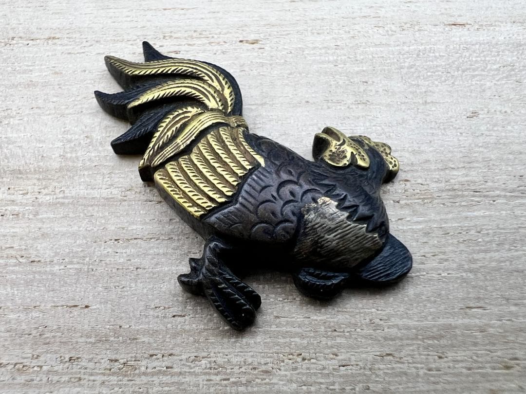 【海】江戸明治金工　鶏親子　手彫　目貫一体　銅製鍍金　骨董品　専用箱付