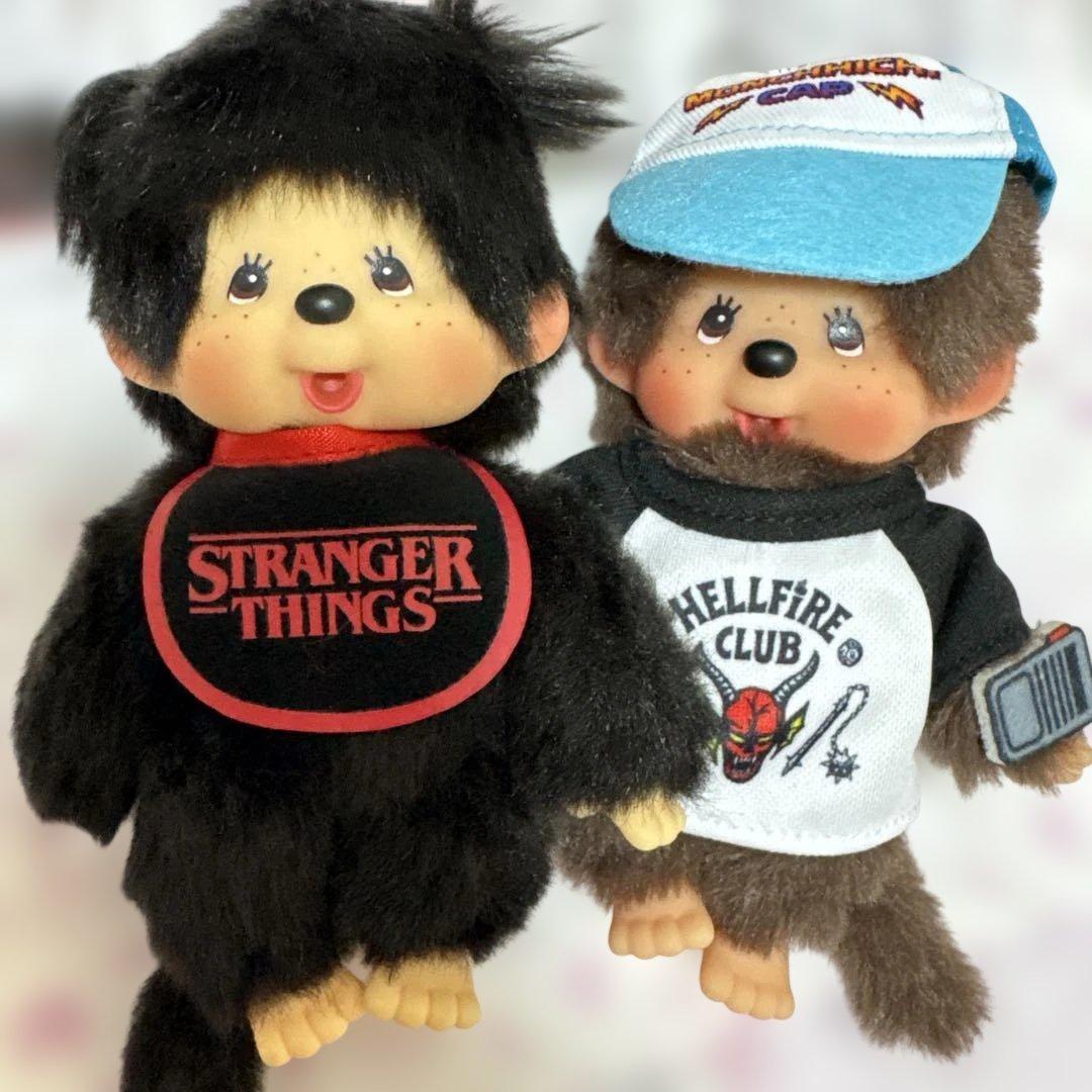 2点　モンチッチ ストレンジャーシングス　コラボ　キーチェーン