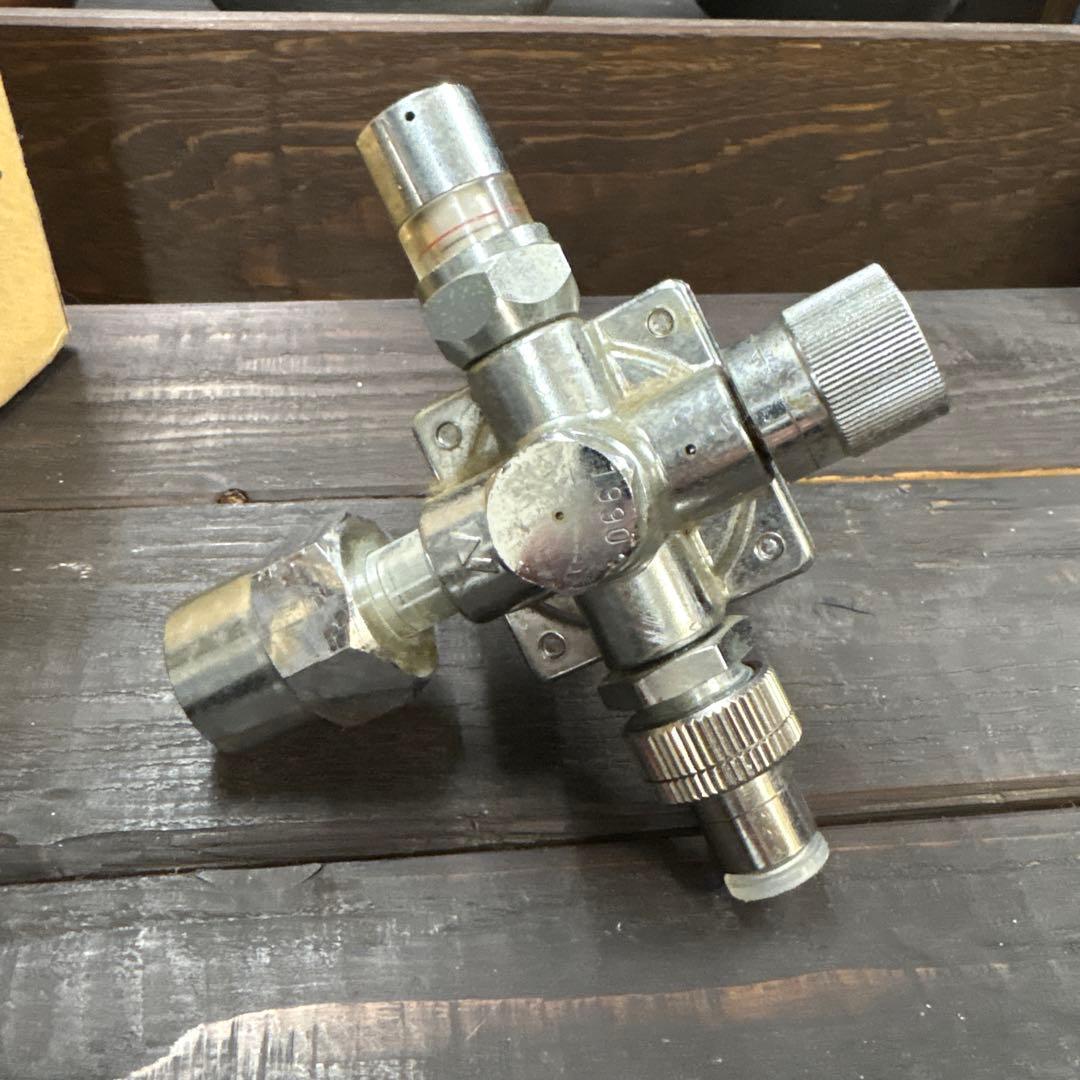 ガス圧力調整器（ガスレギュレーター）KIRIN（キリン）製