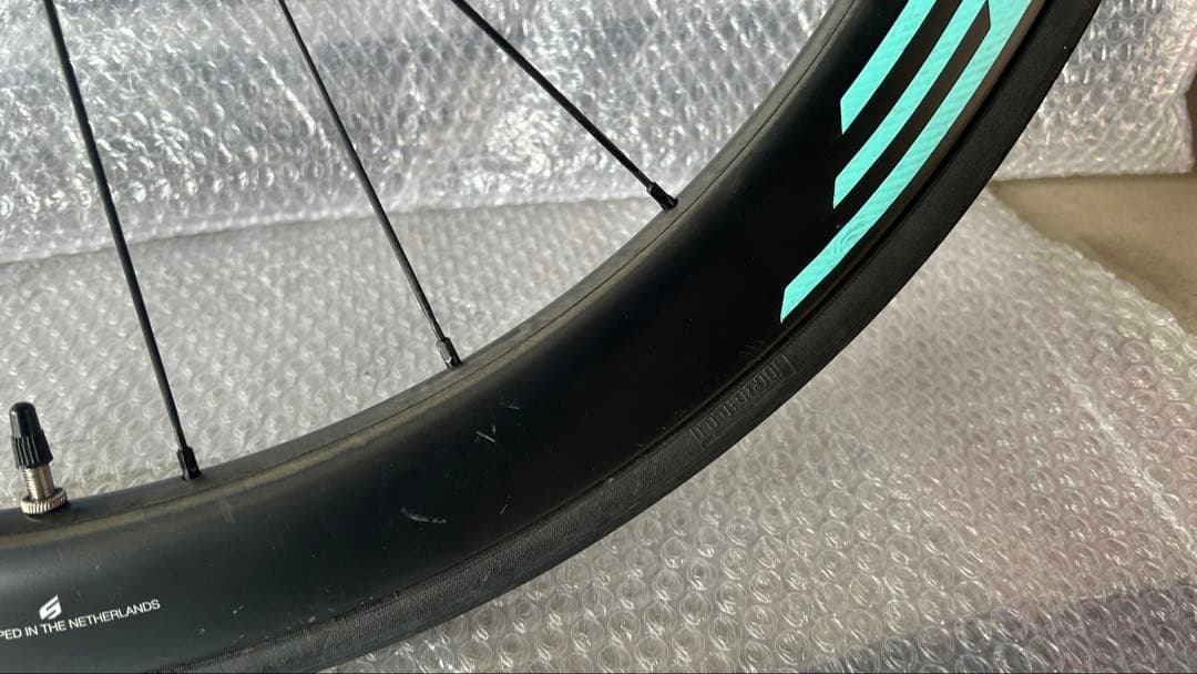 SCOPE R4 カーボンホイール前後セット 特別デカール仕様