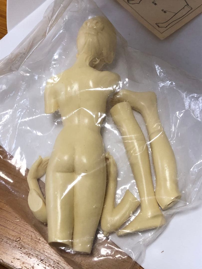 B-CLUB 1/8 セイラ・マス 入浴シーン　ガレージキット