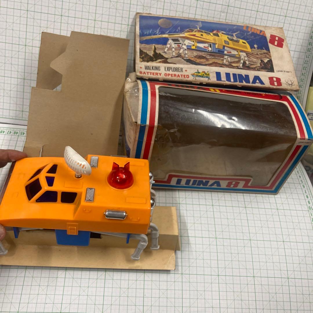 1959年〜1976年までルナ1号〜ルナ24号までソビエトのルナ8です珍！日本製