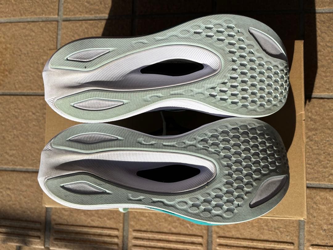 ASICS ランニングシューズマジックスピード4 25.0㎝