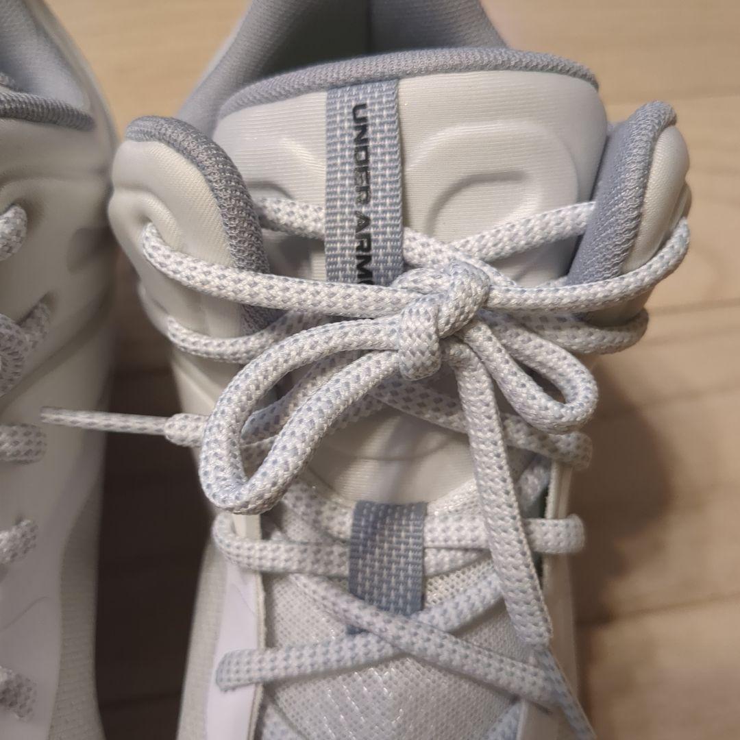 28.5cm　アメフト　スパイク　アンダーアーマー　白