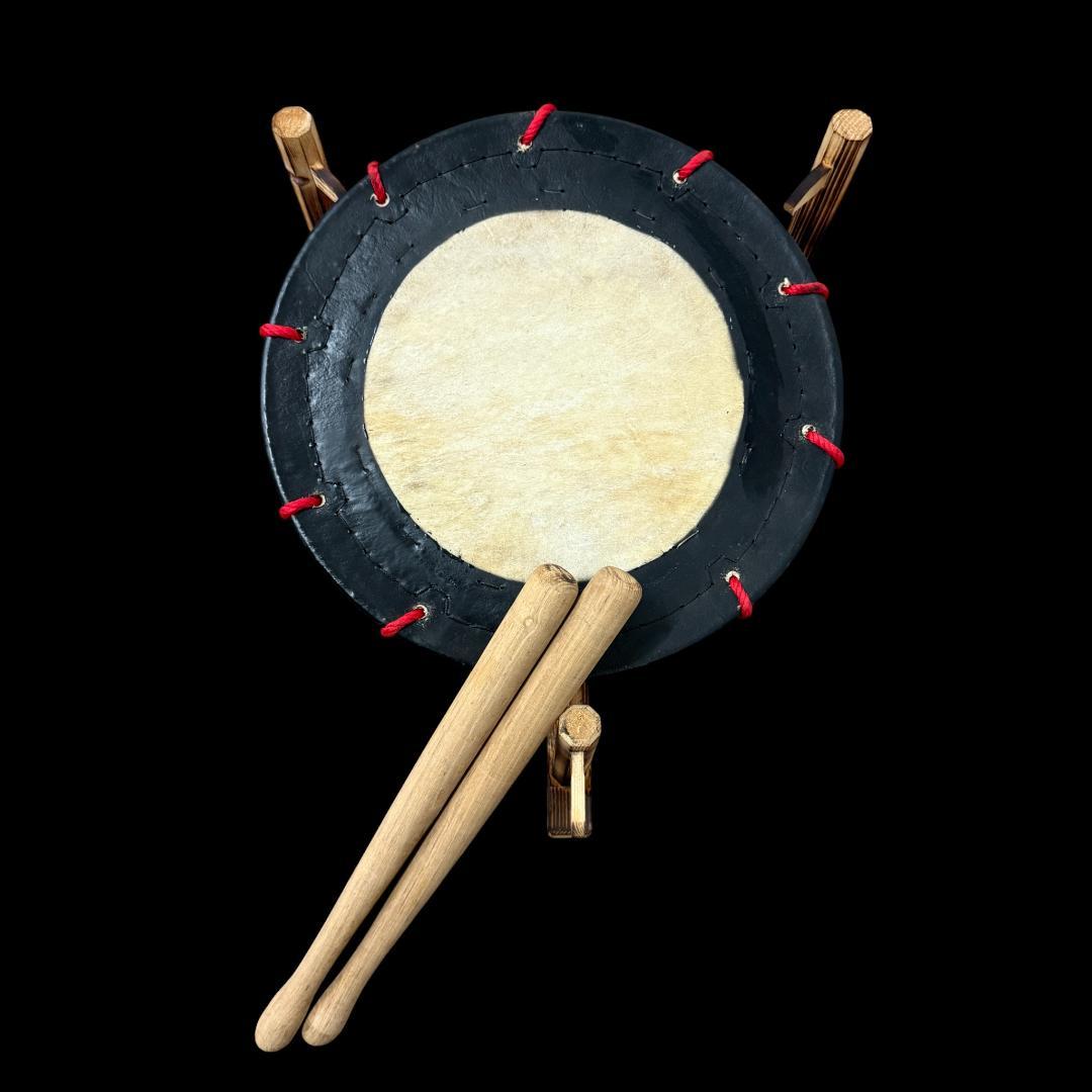 【新品】【蔵出し】締め太鼓 牛 革 和太鼓 バチ付き 台付き 入門用 セット