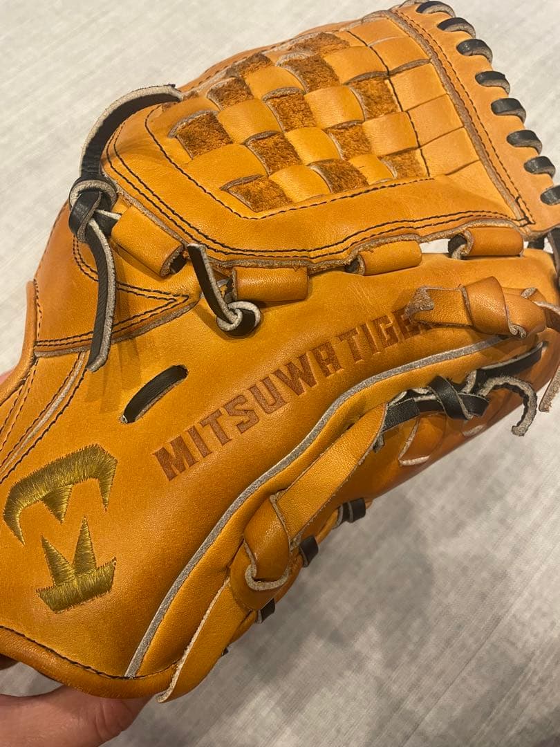 ミツワタイガー　軟式グローブ