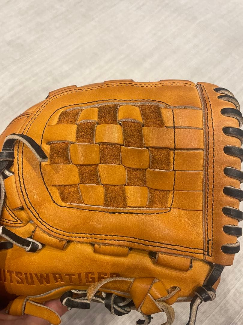 ミツワタイガー　軟式グローブ