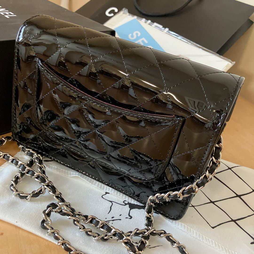 ノベルティ Chanel チェーンウォレット パテントレザー