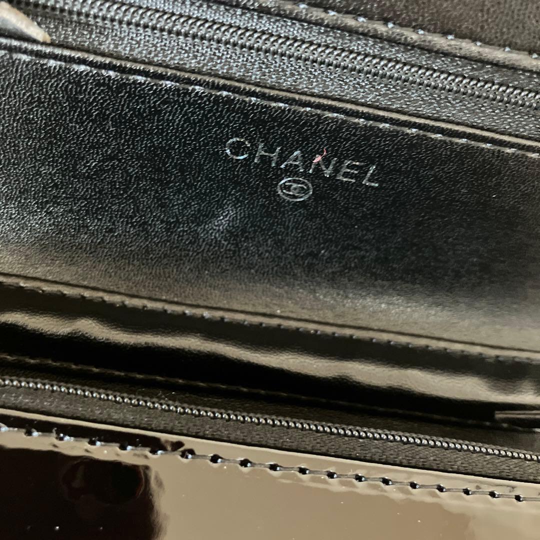 ノベルティ Chanel チェーンウォレット パテントレザー