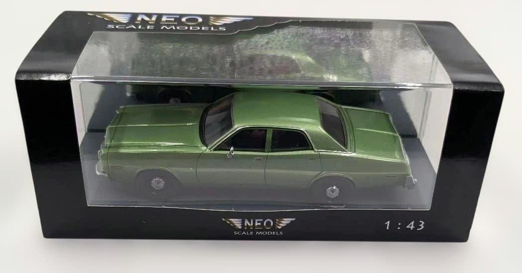 NEO　Dodge　monaco　ダッジ　モナコ　ミニカー　1／43
