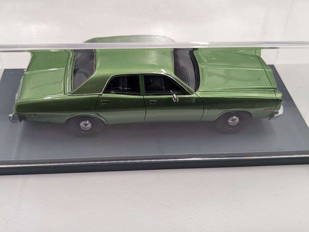 NEO　Dodge　monaco　ダッジ　モナコ　ミニカー　1／43