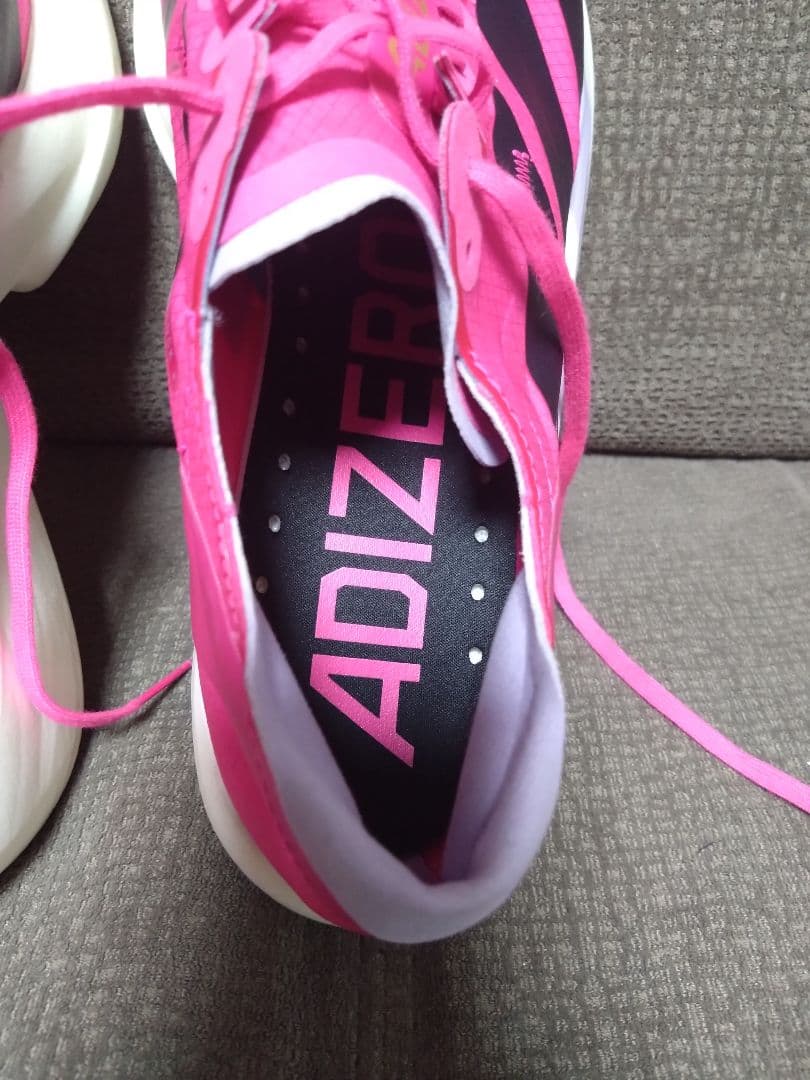 アディゼロ　タクミセン11 26センチ