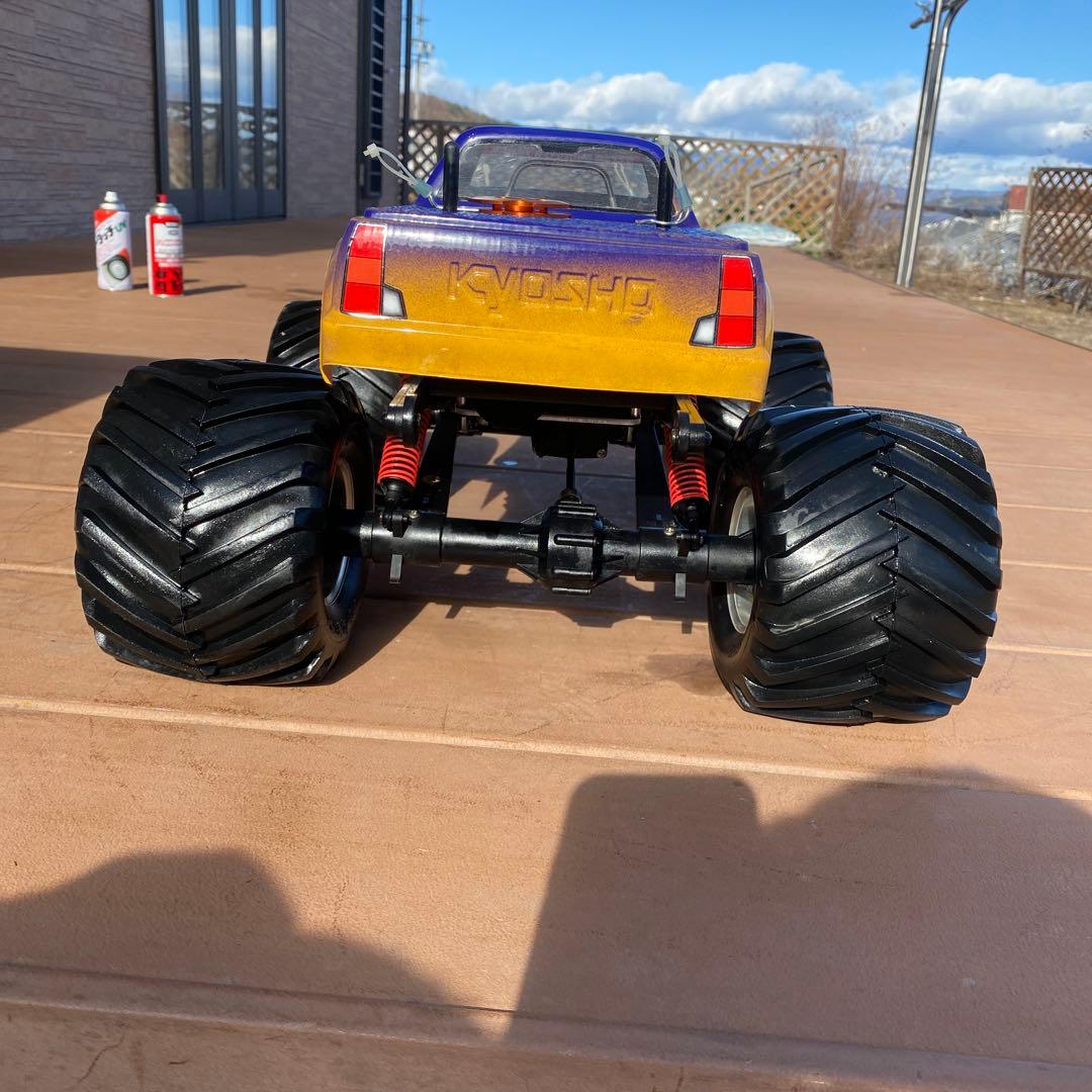 京商モンスタートラック4WDマッドフォースRCエンジン