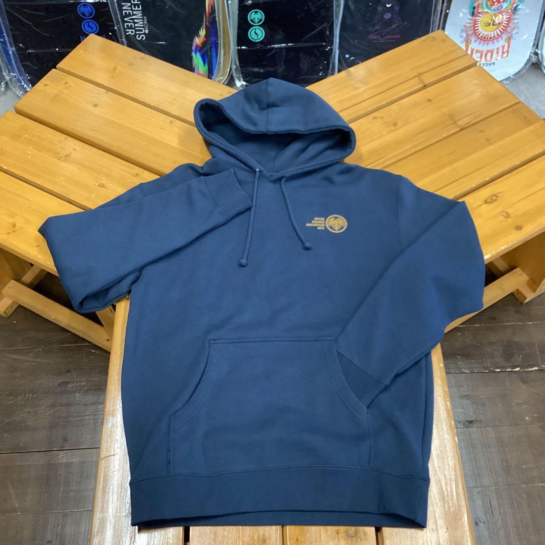 NEVERSUMMER　ネバーサマー　パーカー　フーディ　アパレル　Mサイズ