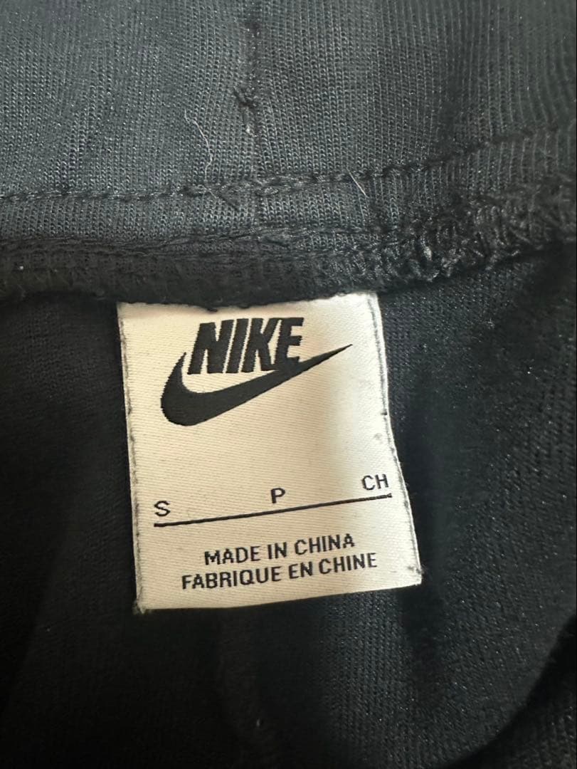 nike テックフリース　sサイズ