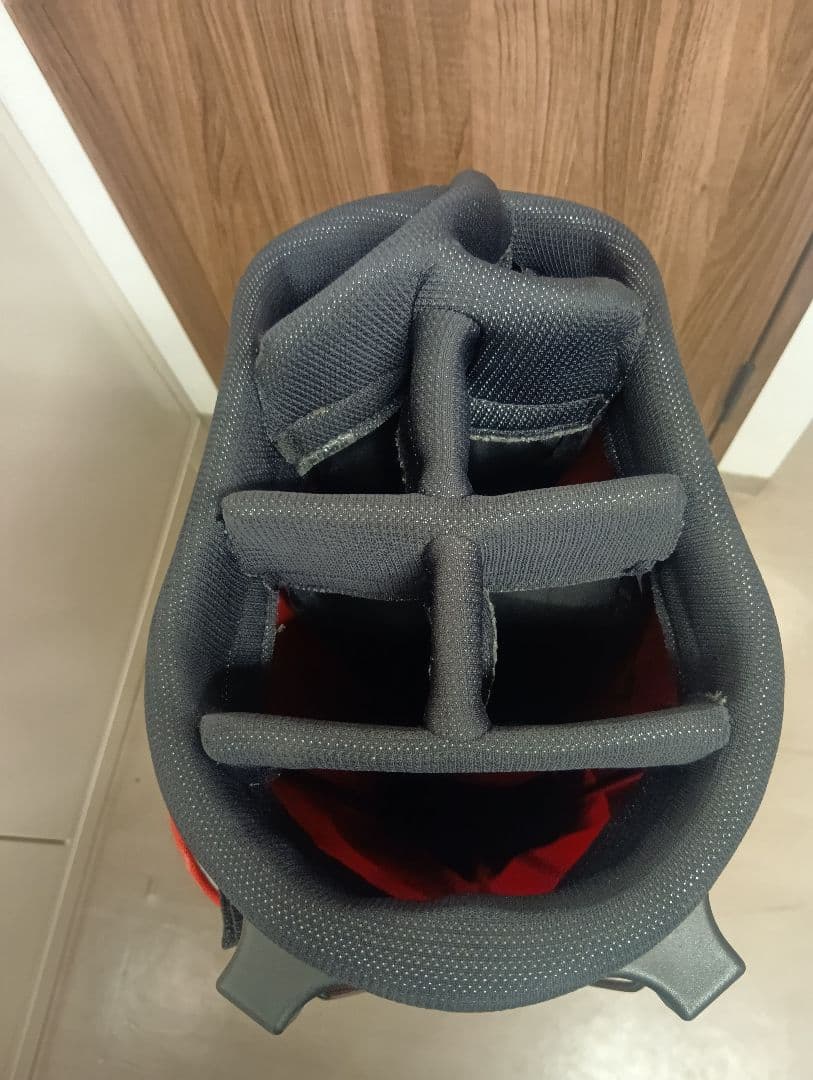 カッコよくとても目立ちます! タイトリスト スタンドキャディバッグ 口枠7分割