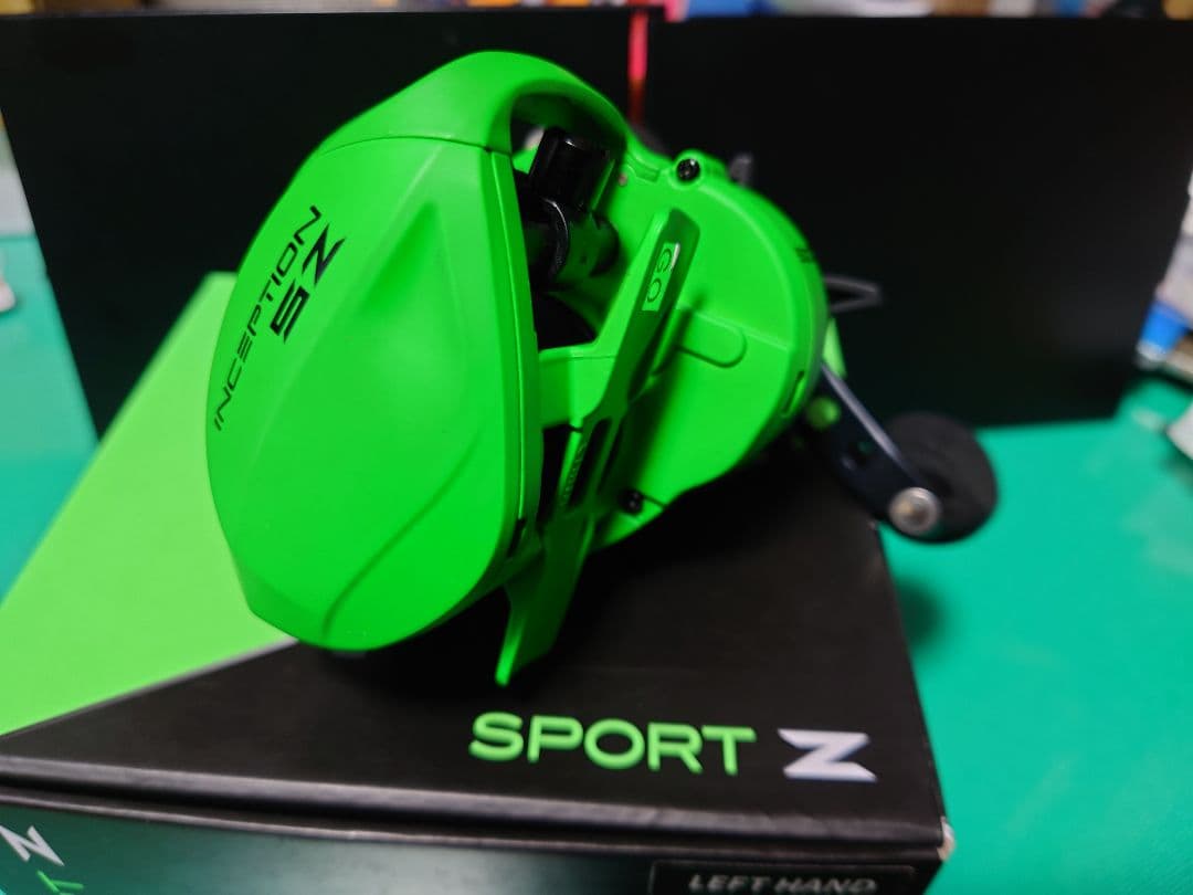 13 FISHING インセプションスポーツ Z 左手用 グリーン