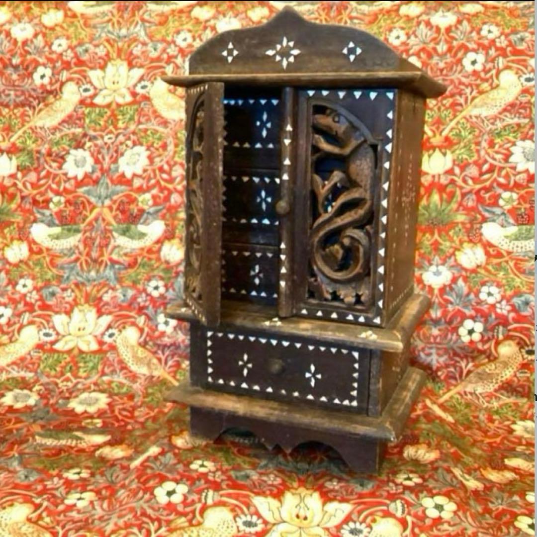 象嵌細工 トカゲ彫刻扉付き四段小引き出し アンティーク アクセサリーケース