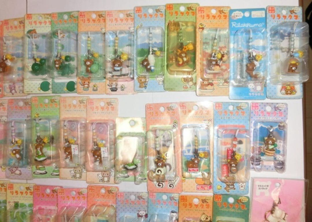 リラックマ　ご当地グッズ　チャームストラップ等　約69個