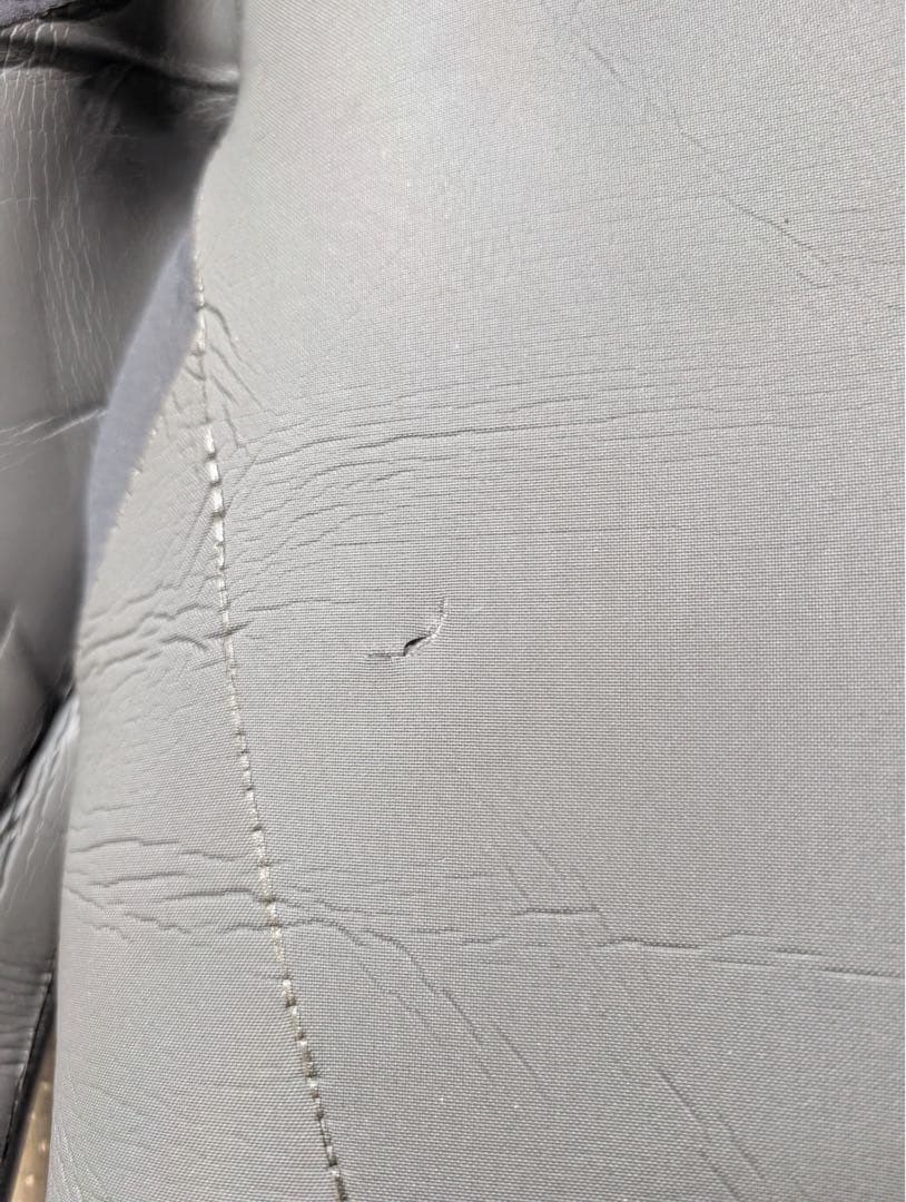 ONEILL(オニール)5×3mm セミドライ　メンズMLサイズ